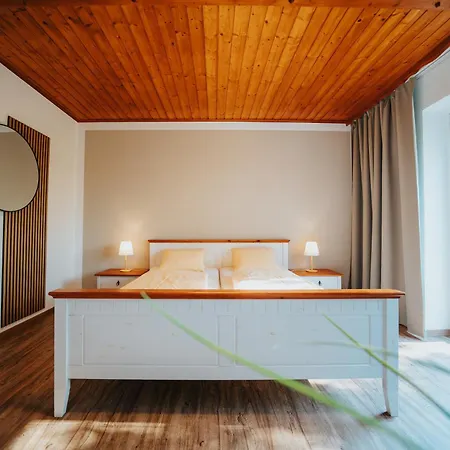 Ξενοδοχείο Leo 3*