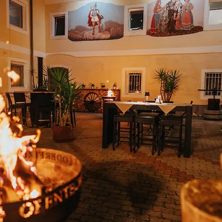 Leo Hotel *