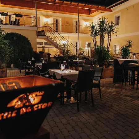Hotel Leo