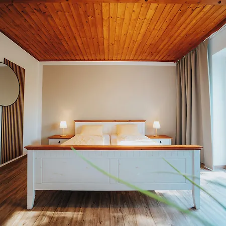 Hotel Leo