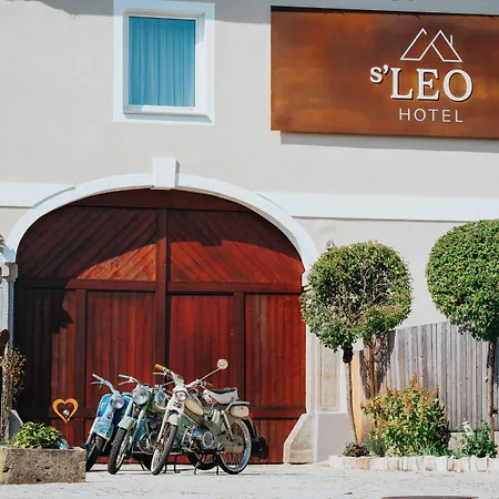 Leo Ξενοδοχείο Στάιρ