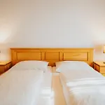 Leo 3* Steyr