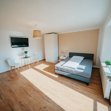 Maria Hotel *